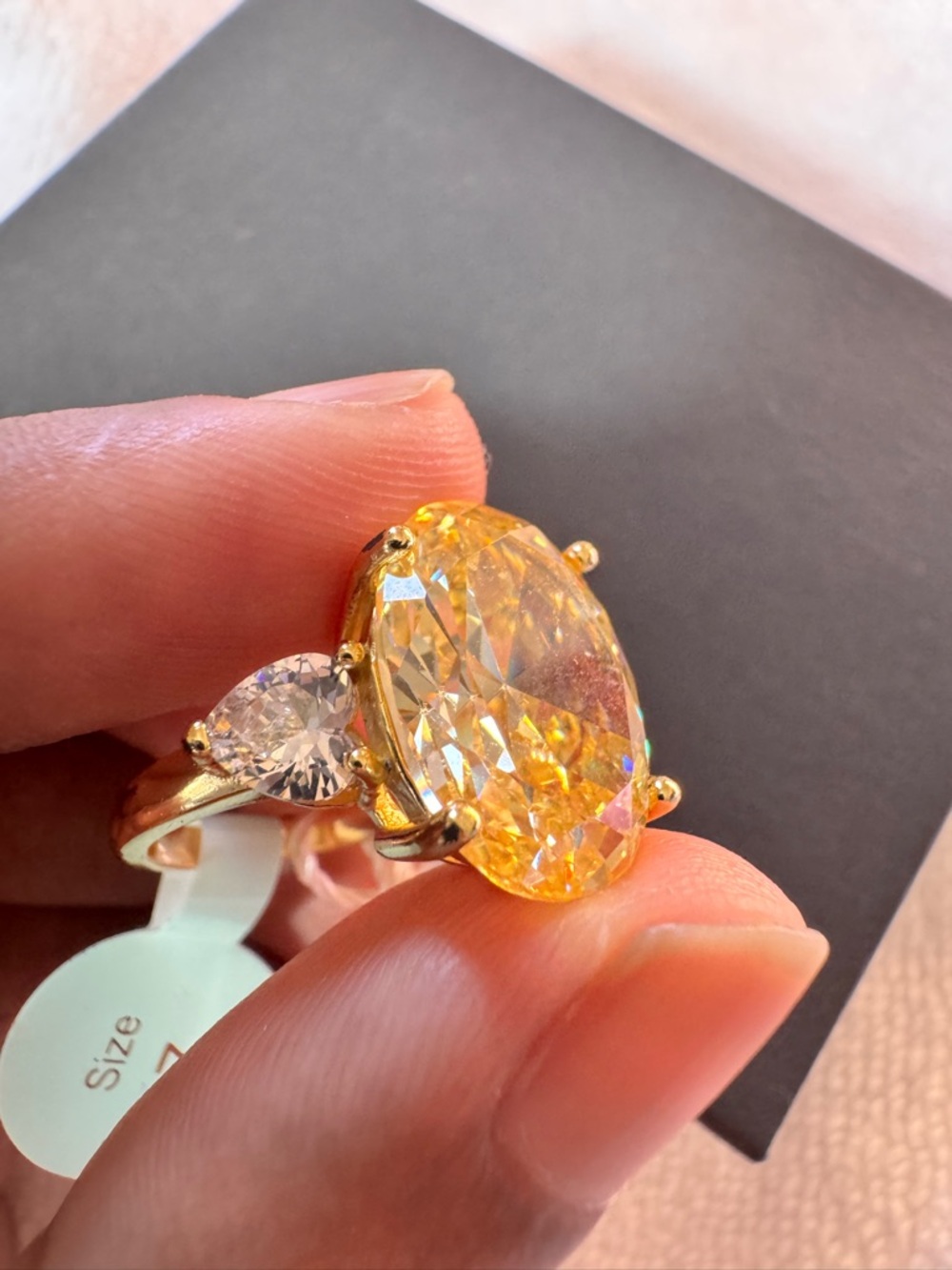 Yellow Oval Crystal Statement Ring with white Side Stones - Picture 3 of 8